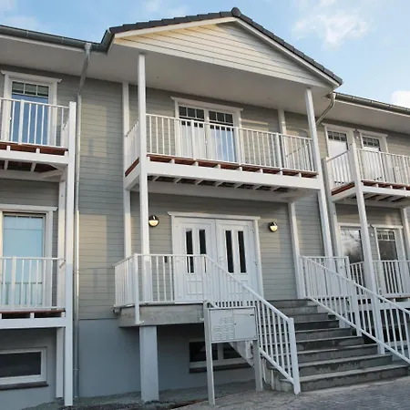 Akademie アパートホテル 3*